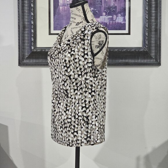 Calvin Klein - Picture 2 of 6